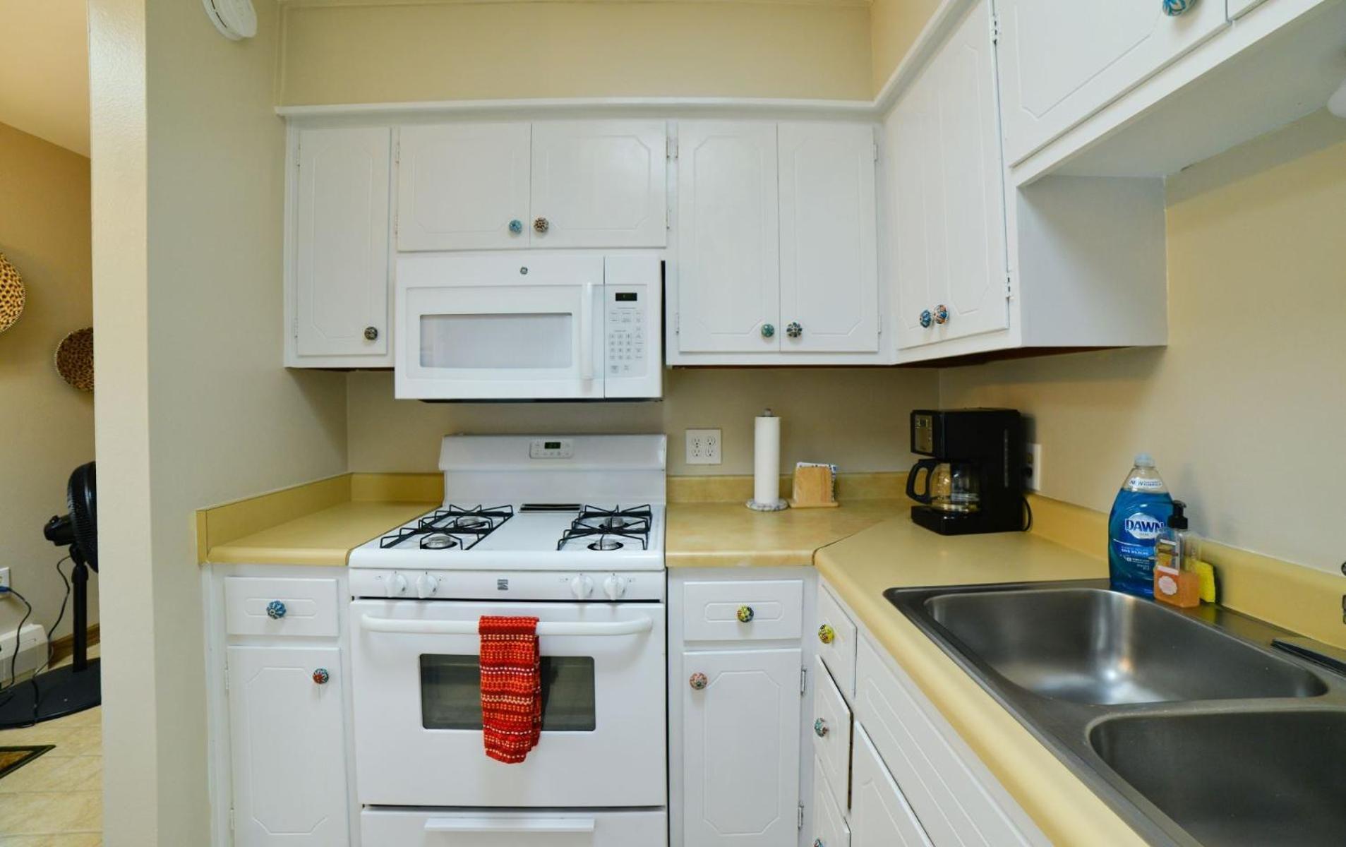 1729_Arborway Villa Colorado Springs Room photo